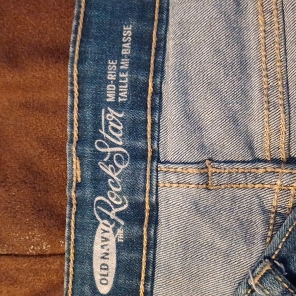 ROCK STAR, OLD NAVY CAPRIS, SIZE 4, MID RISE. - Picture 7 of 7